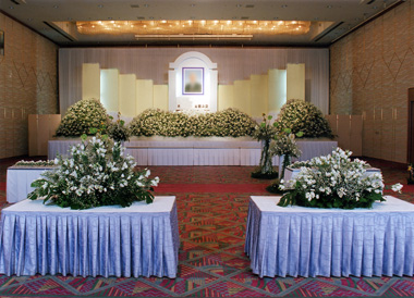 大規模オリジナル生花祭壇事例　～ホテル葬祭壇仕様～