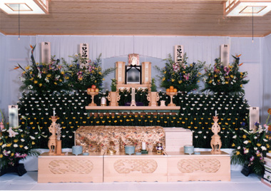 オリジナル生花祭壇事例　～小規模　ご自宅用装飾（デザイン祭壇）～