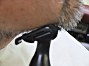 刃先が浮かないように